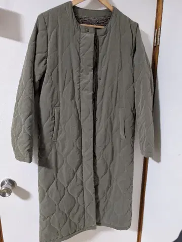 올리브 그린 퀼팅 롱 코트