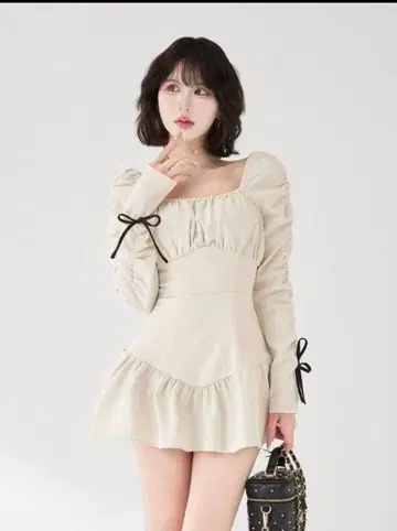 신상 Darich 다리치 스퀘어넥 개더 미니 원피스 FREE