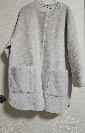 Mila Owen 노카라 셔츠 커브 보아 코트