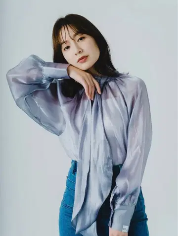 블루 팔랑 시어 보타이 블라우스