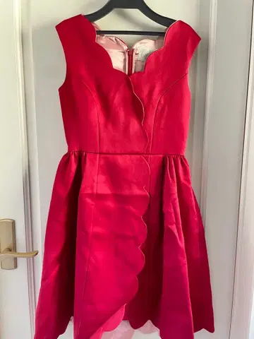 한 번 착용! 체스티 스캘럽 원피스