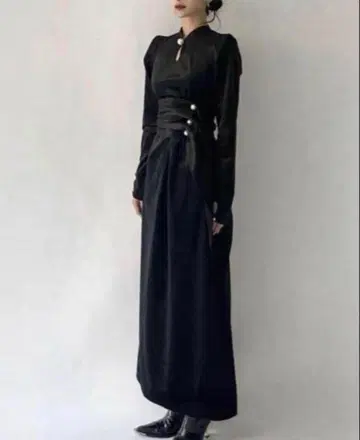 melt the lady 펄 턱 롱 드레스