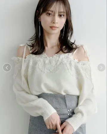 SNIDEL 오프숄더 니트 화이트