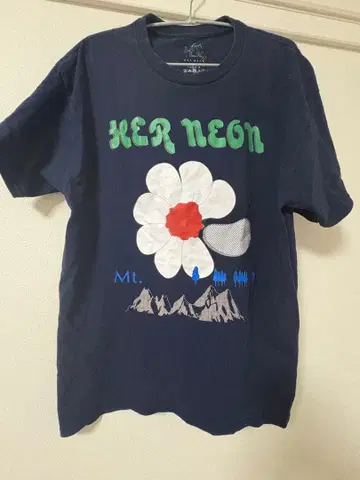 HER NEON 플라워 그래픽 T셔츠 네이비