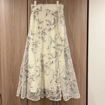 내추럴 꾸뛰르 미사용 튤 플라워 스커트