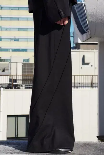 GOAT ESSENCE TUCK BAGGY PANTS size2