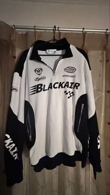 레이싱 자켓풍 맨투맨 하프 지퍼