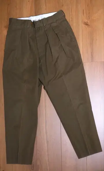 NEAT 브라운 치노 팬츠 사이즈 44