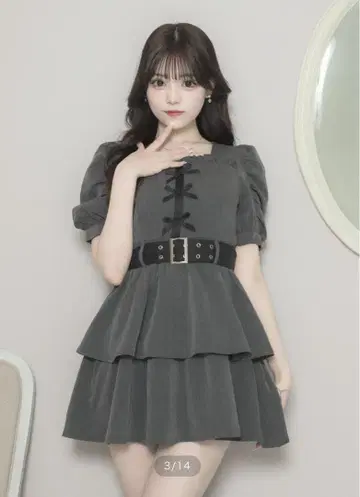 pium 프론트 리본 티어드 미니 원피스