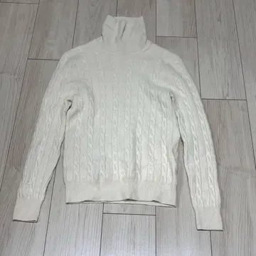 새상품급 유나이티드 애로우즈 캐시미어 100% 케이블 짜임 터틀넥 니트