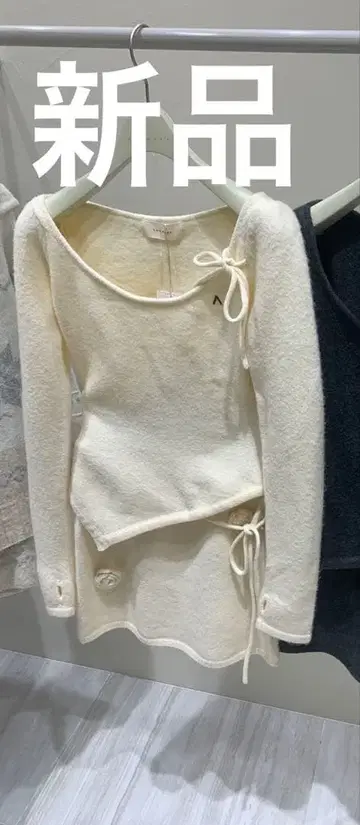 미개봉 새상품 andmary 니트 꽃 스커트 셋업 아이보리