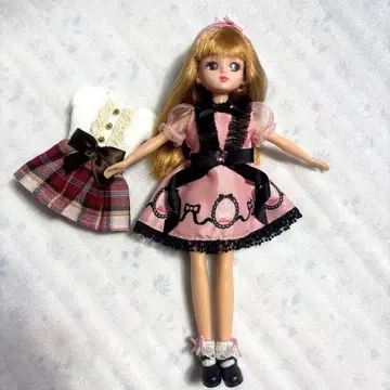 리카짱과 옷 갈아입기 의류 세트입니다