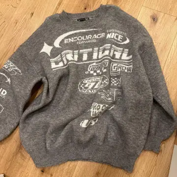 그레이 오버 사이즈 니트 스웨터