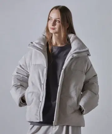 [ CLEL ] 볼륨 하이넥 숏 패딩 자켓 라이트 그레이 XS 사이즈