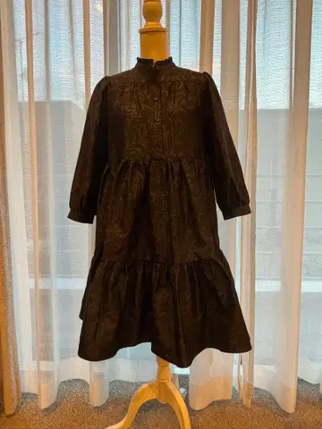 미사용 새상품 Kate Spade 블랙 프릴 티어드 드레스