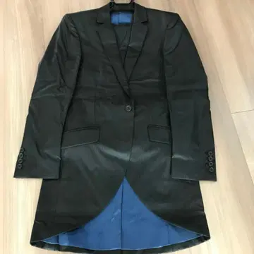 준코 코시노 비라지 옴므 턱시도