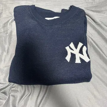 뉴욕 양키스 니트 스웨터 네이비