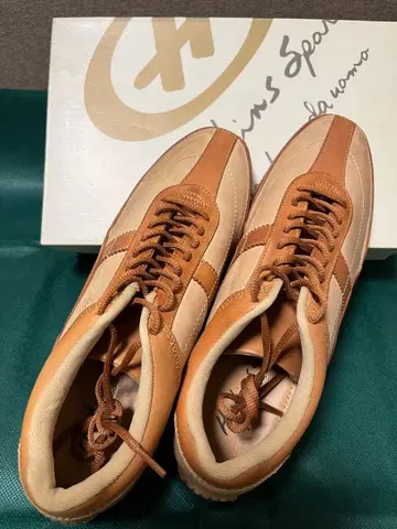 Hawkins 베이지/브라운 스니커즈