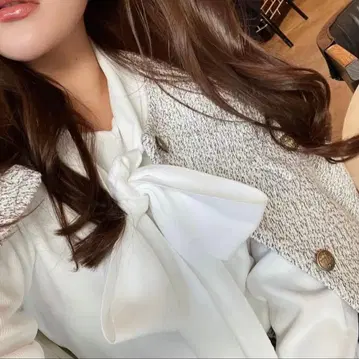 sheller 셰리에 보타이 니트탑 화이트