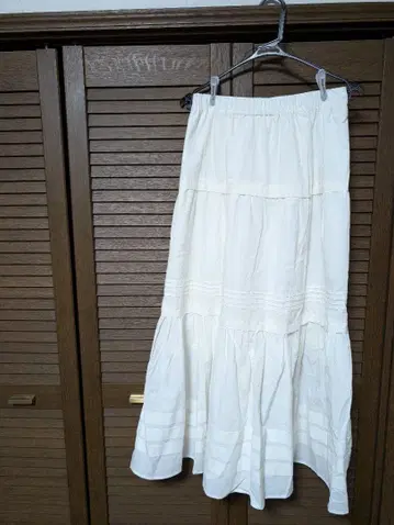 discoat 턱 플레어 스커트