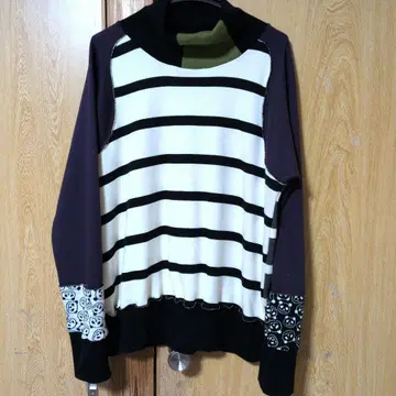 스트라이프 긴팔 상의 스컬 무늬 미사용 새상품, 핸드메이드
