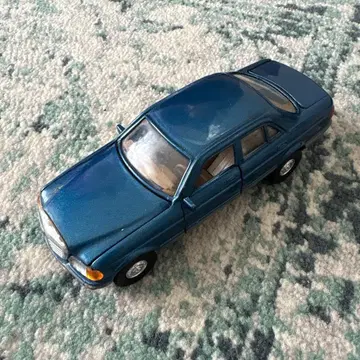 요네자와 벤츠 560SEL