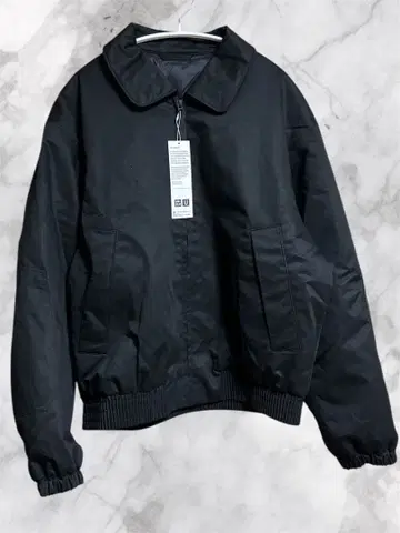 유니클로 U 퍼프 테크 숏 블루종 블랙 M 사이즈