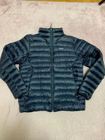 Patagonia 블랙 다운 스웨터