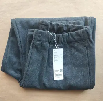 유니클로 U 브러쉬드 맨투맨 와이드 팬츠 다크 그레이 L 사이즈