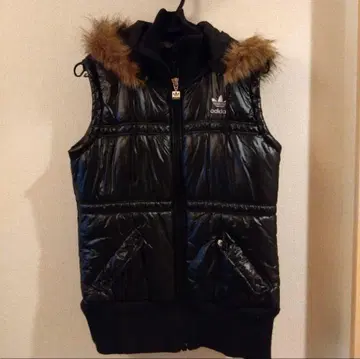 아디다스 다운 베스트