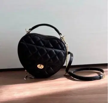 다이애나 하트형 퀼팅 미니백