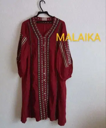 MALAIKA 빨간색 원피스 거울 자수