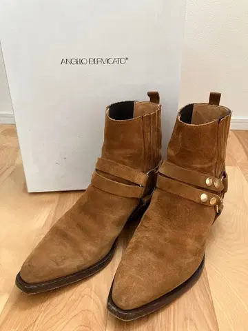 ANGELLO BERVICATO 벨트 포함 숏부츠 카멜
