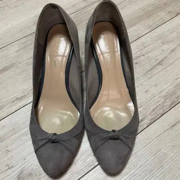 오데뜨 앤 오딜 펌프스 23.5cm