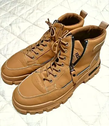 무료배송 1회 사용 척이 달린 부츠로 탈착이 쉬운 베이지 워크 부츠