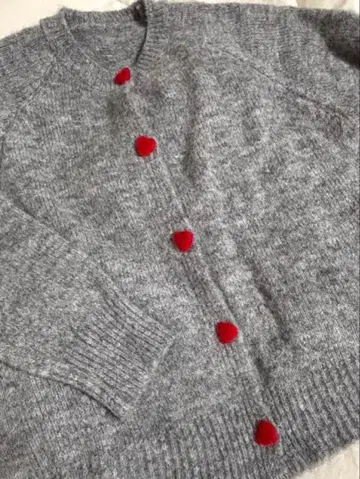 그레이 니트 가디건 하트 버튼