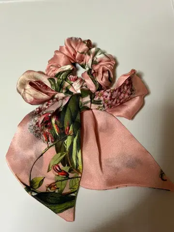 아카 스크런치 보우