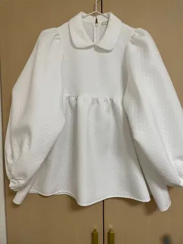 요리 퀼트 라이크 볼륨 블라우스 화이트