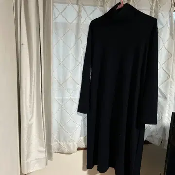 도쿄 베이직 원피스 울 100% 터틀넥 네이비 프리