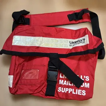 LINNELL'S 메신저 백 레드