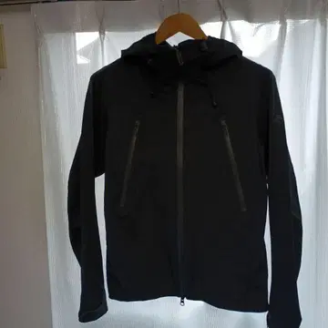 DESCENTE ALLTERRAIN CREAS 클레어스 마운틴 후드티