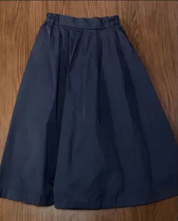 바니스뉴욕 플레어 스커트 네이비