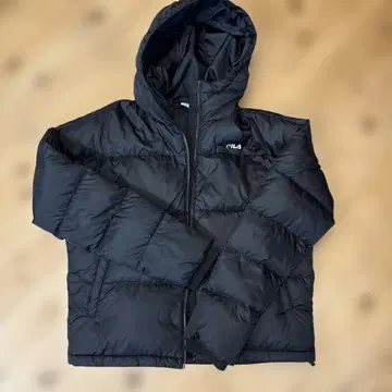 FILA 블랙 다운 자켓 후드 부착