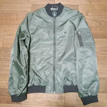 새상품급 VOLCOM MA-1 플라이트 자켓 M 사이즈