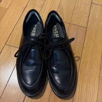 FINESS 블랙 레이스업 슈즈