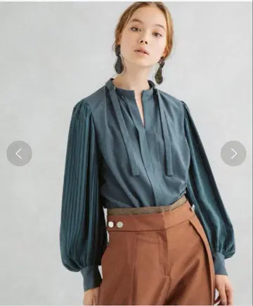 UNITED TOKYO 드럼 소매 플리츠 블라우스 블루