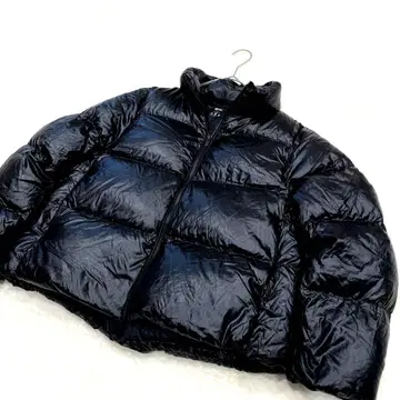 유니클로 울트라 라이트 다운 샤이니 볼륨 자켓 블랙 L 광택