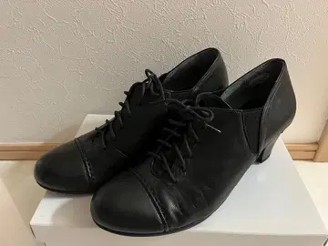 새상품 NINE DI NINE 숏부츠 레이스업 천연 가죽 부티 24