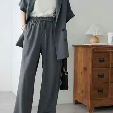 DISCOAT 드레이프감 이지 팬츠 그레이 와이드 팬츠 스트레이트 그레이