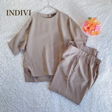인디비 베이지 반팔 팬츠 셋업 캐주얼 심플